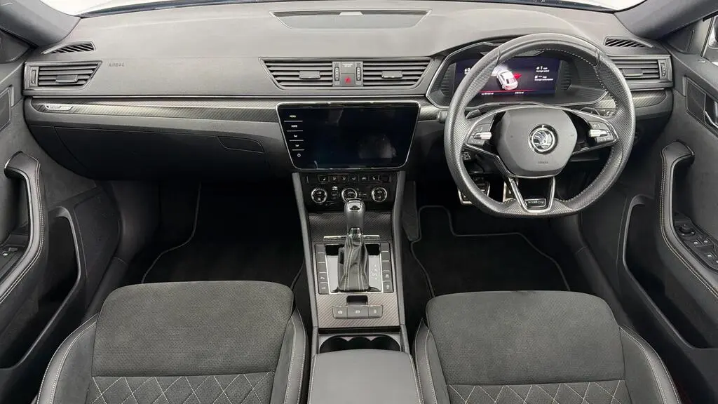 Comfort Class front cabin and dashboard