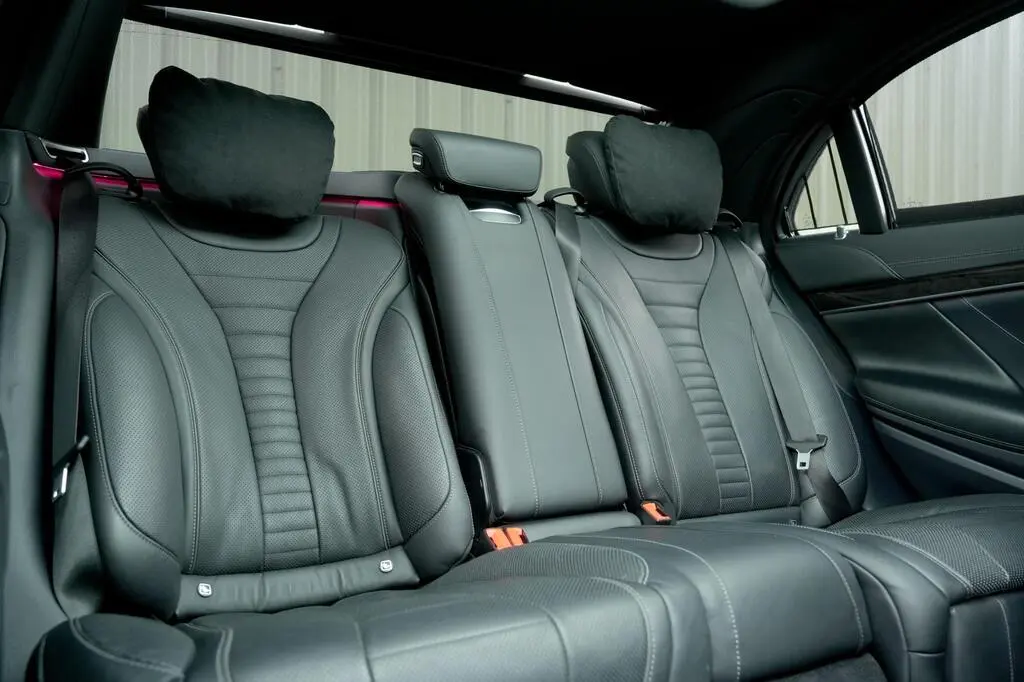 Premium rear leather seats